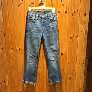MOTHER insider crop step fray jeans